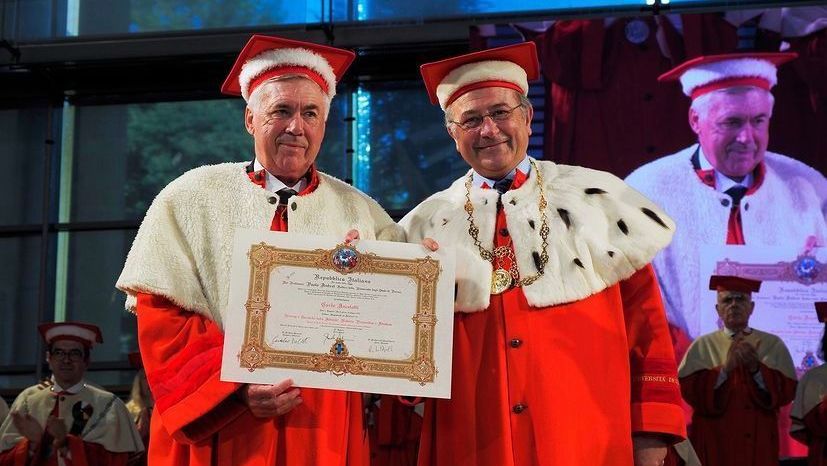 Carlo Ancelotti recebe o título de Doutor Honoris Causa