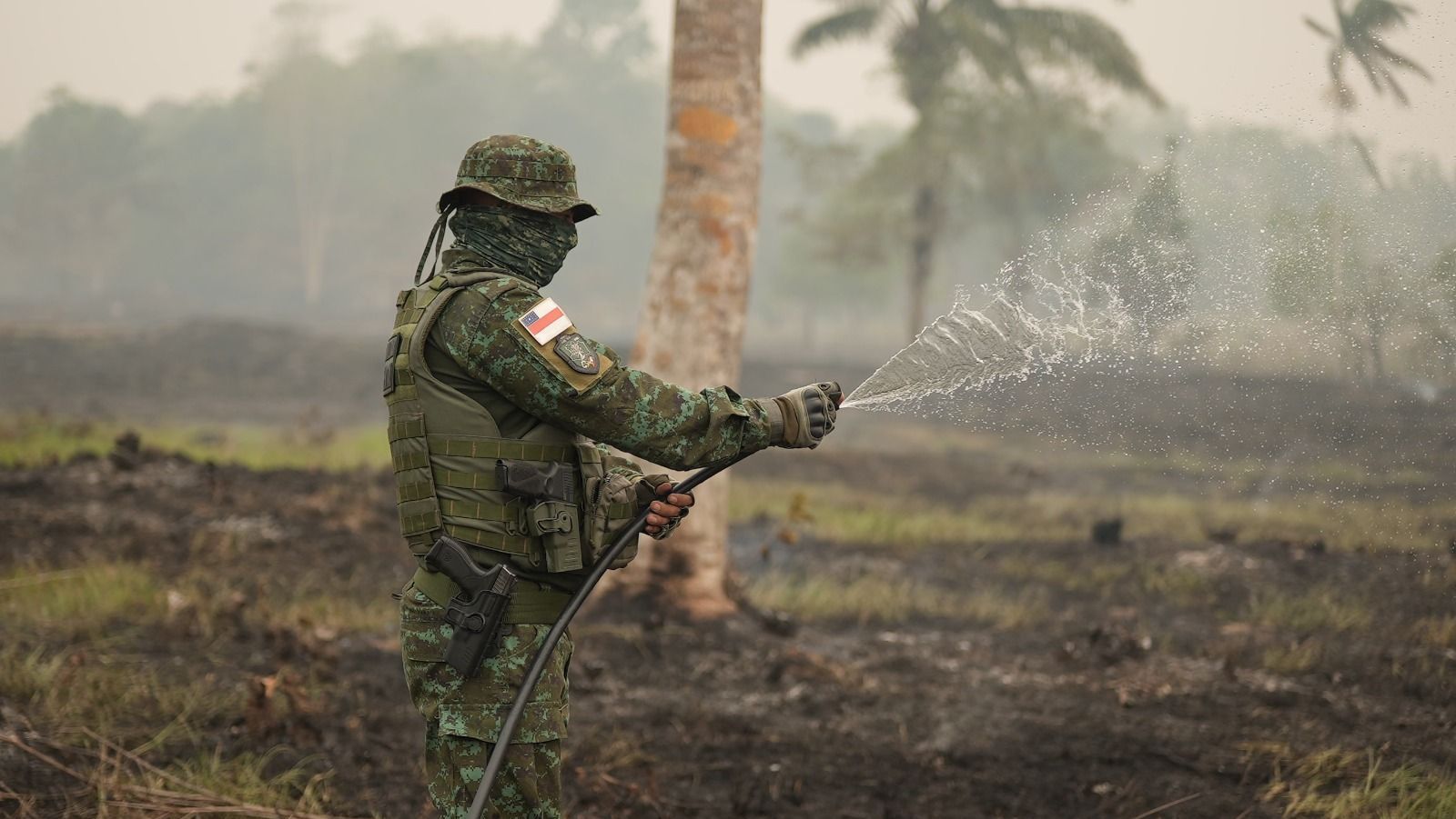 Policiais atuam contra queimadas no Amazonas