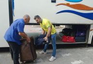 Faixa de Gaza: ônibus com brasileiros deixa escola e chega a cidade próxima à fronteira com Egito