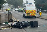 Brasileiro morre após ser atingido por viatura de polícia em Londres