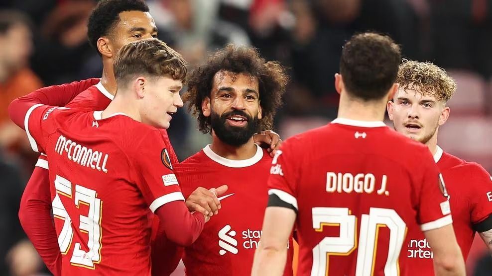 Salah comemora um dos gols contra o Toulouse