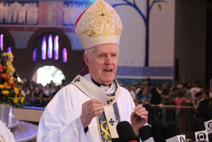 O Arcebispo de Aparecida, Dom Orlando Brandes, durante a celebração da missa na catedral de Nossa Senhora Aparecida