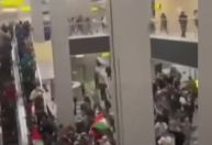 Grupo de manifestantes pró-Palestina invade aeroporto na Rússia e ameaça israelenses