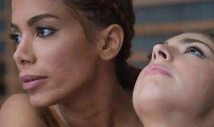 Imagem de destaque do post: Anitta surge como instrutora de defesa pessoal no trailer de “Elite”; assista