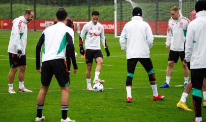Após ser reintegrado, Antony treina e pode voltar a jogar nesta terça