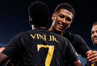 Vinicius Jr. marca, e Real Madrid vence Napoli de virada na Champions League