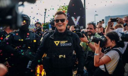 Quem é o bilionário Kamil Bartošek, que fez 'chover dinheiro' em país europeu