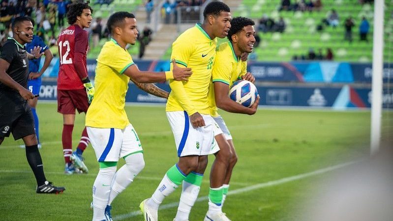 Miranda comemora o gol da Seleção Brasileira na estreia do futebol masculino no Pan de Santiago