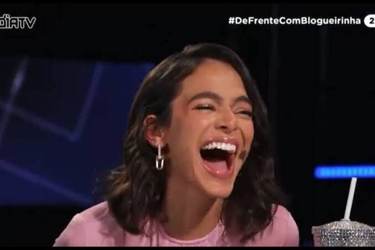 Bruna Marquezine caiu na gargalhada e internautas reagiram na web