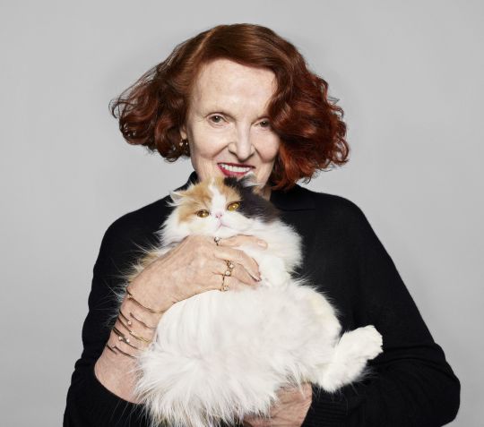 A modelo e ex-colaboradora da Vogue Grace Coddington para a linha cultivada em laboratório da Pandora / Cortesia Pandora