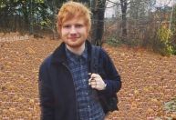 Ed Sheeran revela ter construído o próprio túmulo no quintal de sua residência