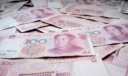 Mundim: China tem intenção de substituir dólar e preocupa Trump
