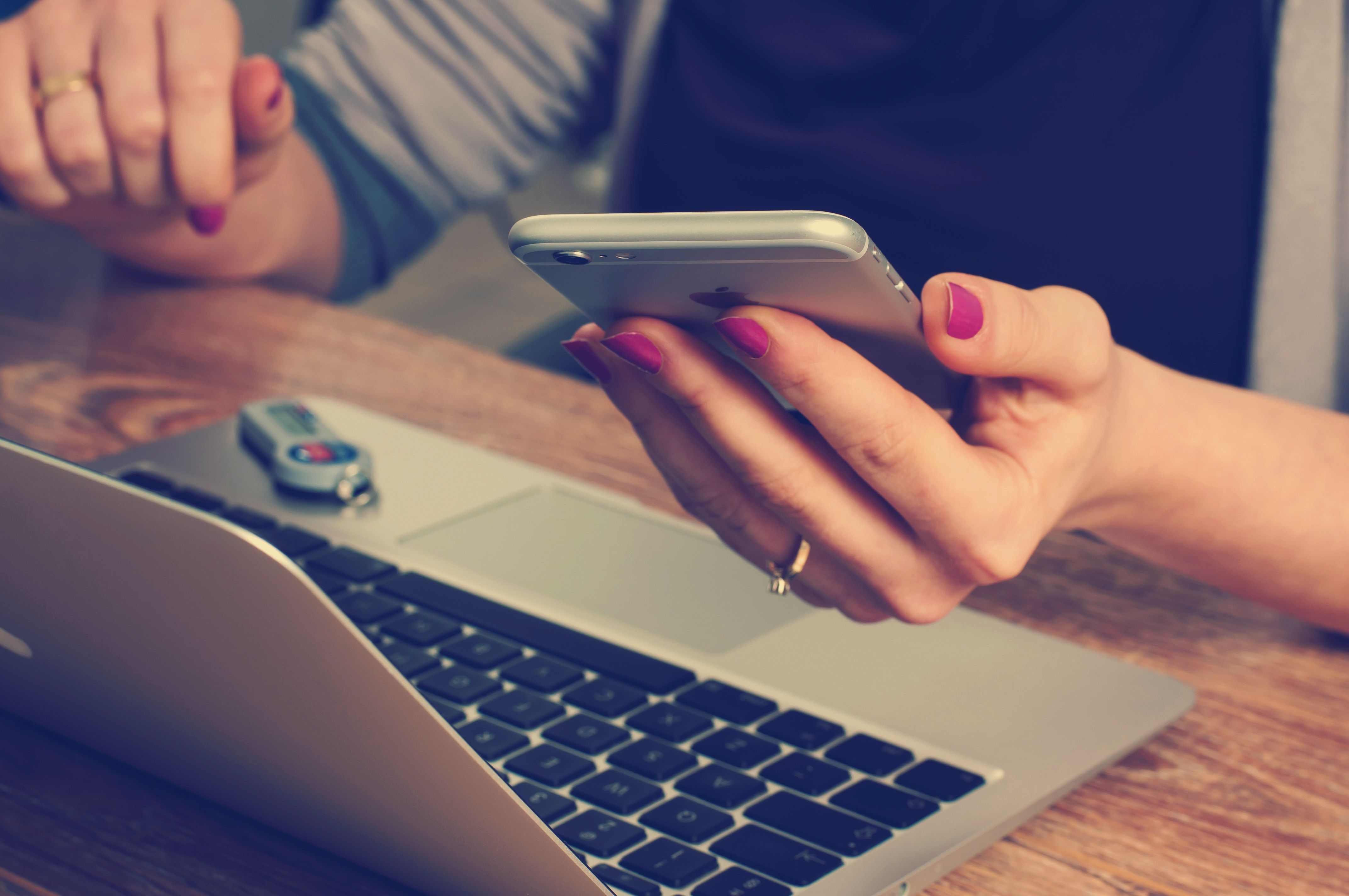 celular-smartphone-hacker