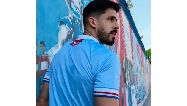 Uniforme do Fortaleza em homenagem ao Uruguai, país que recebe a final da Copa Sul-Americana contra a LDU