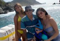 Zé Vaqueiro e esposa são criticados por viajarem enquanto filho está na UTI