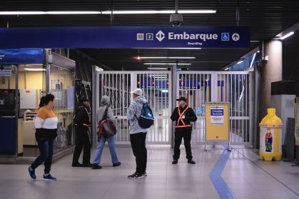 Movimentação na Estação Vila Prudente, em São Paulo, nesta terça-feira (3), dia de greve dos funcionários do Metrô, CPTM e Sabesp.
