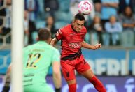 Nos acréscimos, Athletico-PR vira sobre Grêmio e se aproxima do G4 do Brasileirão