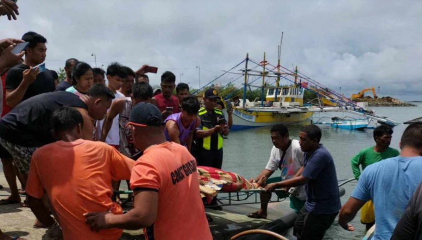 Fotos divulgadas pela guarda costeira filipina mostram a cena em Barangay Cato no dia 3 de outubro / Guarda Costeira Filipina