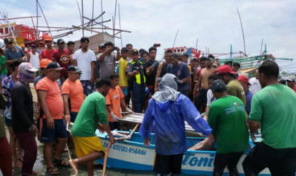 Três pescadores morrem após colisão com navio estrangeiro no mar, dizem Filipinas