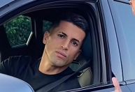 Jogador do Barcelona se irrita com torcedores em CT: “Estão lá todos os dias”; veja