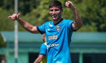 Kuscevic, zagueiro do Coritiba