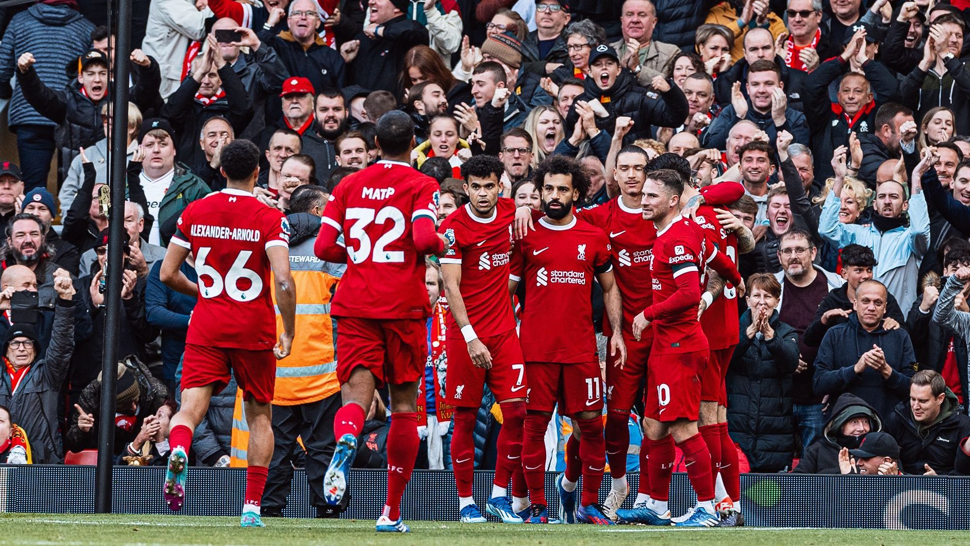 Mohamed Salah fez os dois gols da vitória do Liverpool em Anfield