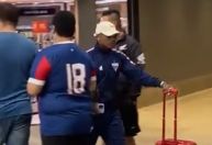 Marinho ignora torcedores do Fortaleza em aeroporto; veja