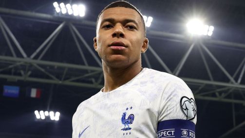 Mbappé foi capitão da França contra a Holanda