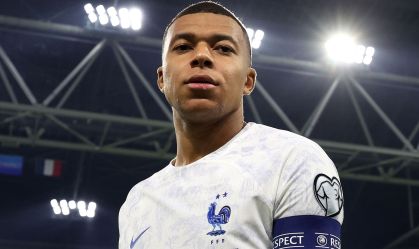 Mbappé foi capitão da França contra a Holanda
