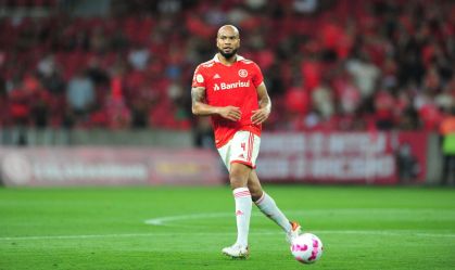 Rodrigo Moledo em partida do Internacional
