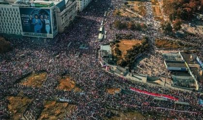 Oposição polonesa realiza grande comício em Varsóvia antes das eleições