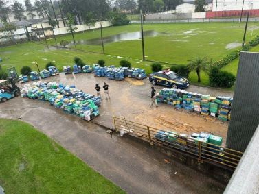 PRF apreende 25 toneladas de maconha na Grande Florianópolis
