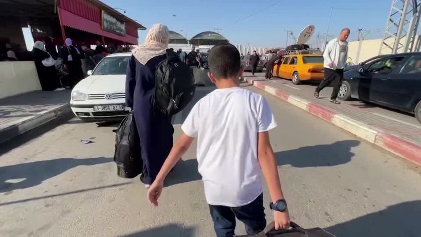 Palestinos deixam suas casas em direção ao sul da Faixa de Gaza / Reuters
