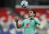 Seleção fez mal a Raphael Veiga? Compare os números do meia do Palmeiras