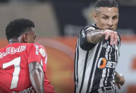 Atlético visita o embalado RB Bragantino para recuperar moral no Brasileirão