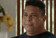 Ronaldo Fenômeno faz papel de ator em divulgação de série da Netflix; assista