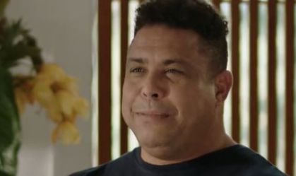 Imagem de destaque do post: Ronaldo Fenômeno faz papel de ator em divulgação de série da Netflix; assista