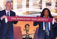 Primeira mulher secretária-geral da Fifa antecipa saída; interino assume cargo