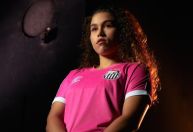 Outubro Rosa: times lançam camisa para conscientizar sobre o câncer de mama; veja