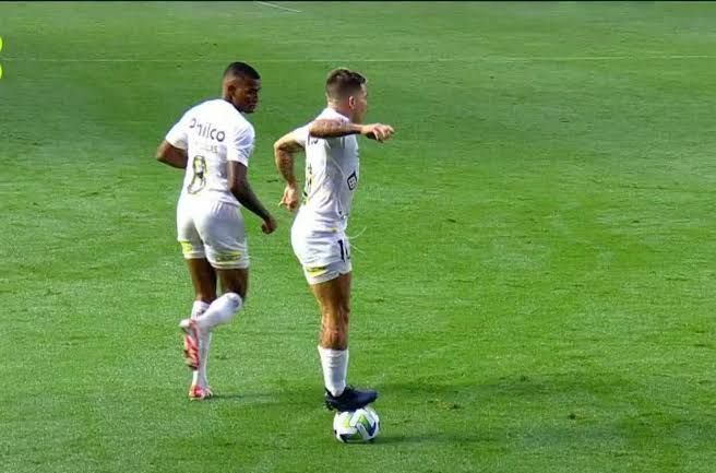 Soteldo em partida contra o Vasco pelo Brasileirão