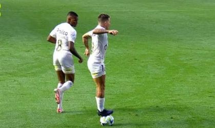 Soteldo em partida contra o Vasco pelo Brasileirão