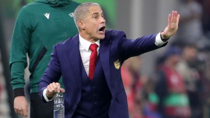 Sylvinho orienta a Albânia na vitória sobre a República Tcheca