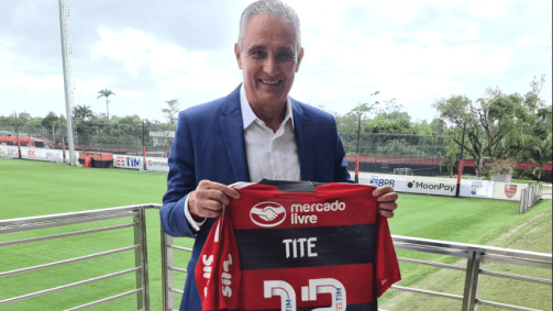 Tite chega ao CT do Flamengo