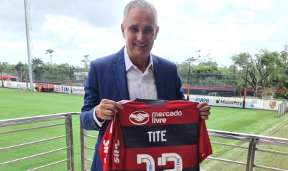 Tite chega ao CT do Flamengo