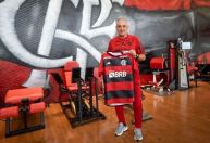 Tite conhece CT e comanda primeiro treino no Flamengo: “Agora compete a nós”
