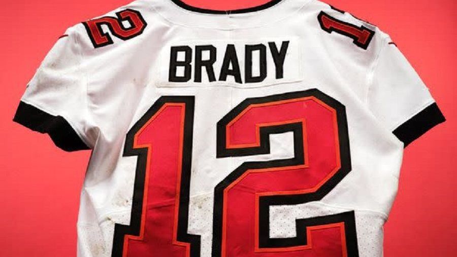 Camisa de Tom Brady vai a leilão