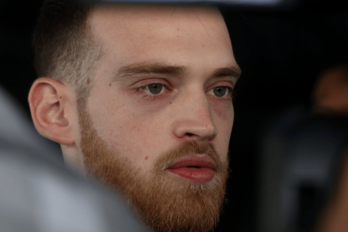 O estudante Pedro Terpins enfrentou rotina de exceção nos últimos dias em Israel. Ele chegou neste sábado no Brasil / Tânia Rêgo/Agência Brasil