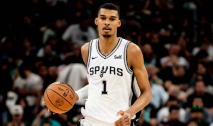 Em estreia de promessa da NBA, Spurs perde para o Mavericks