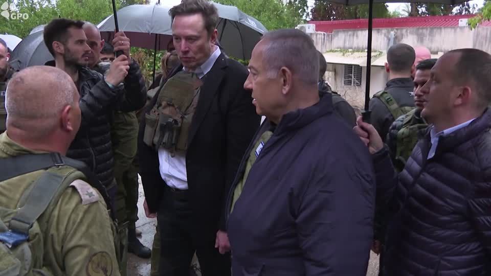 Imagem de destaque do post: Elon Musk vai a kibbutz atacado pelo Hamas durante visita a Israel