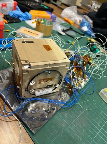 O satélite é feito de madeira de magnólia, que foi testada na Estação Espacial Internacional com outras duas variedades / Kyoto University